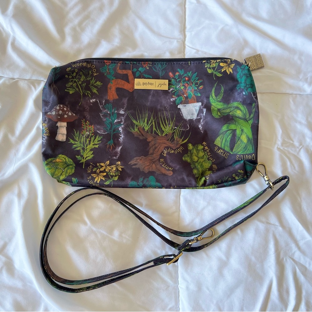 Jujube Be Quick Crossbody Bag in Herbology never used only stored